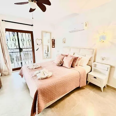 Gemelli Spectacular Views 5 Sleeps 10 Villa *