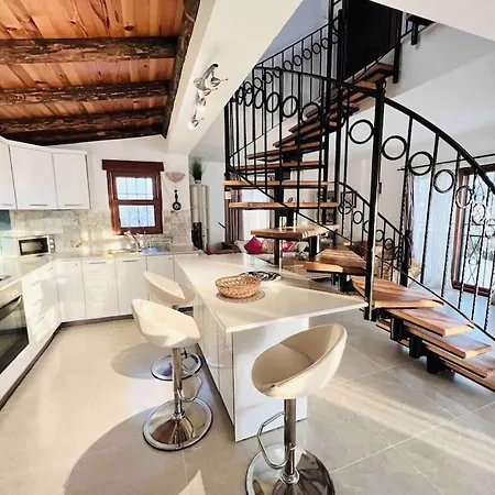 Gemelli Spectacular Views 5 Sleeps 10