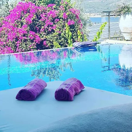 Villa Gemelli Spectacular Views 5 Sleeps 10 *